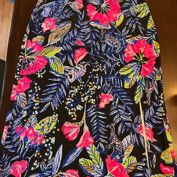 Lilly Pulitzer floral midi Skirt with Pink and Blue with black background. SZ L - Picture 1 of 8